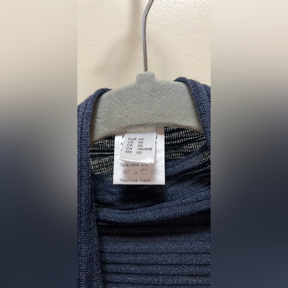 🌟 Light Weight Shrug 🌟 - Picture 5 of 5